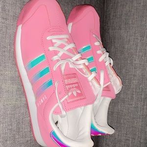 Adidas size 9 pink & metallic samosas